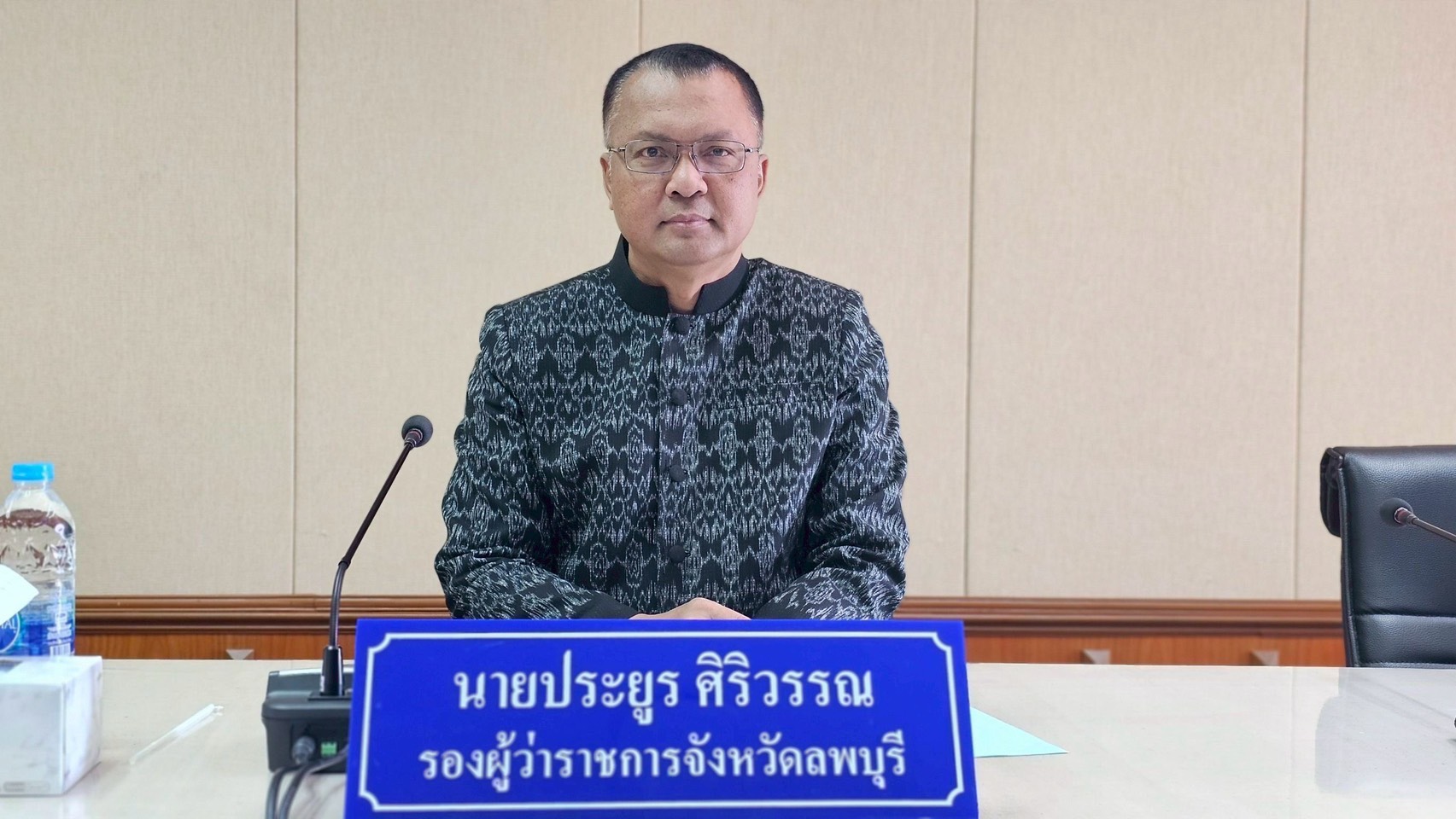 อำเภอหนองม่วง โดยสำนักงานพัฒนาชุมชนอำเภอชัยหนองม่วง ร่วมโครงการส่งเสริมกระบวนการเครือข่ายองค์ความรู้ (Knowledge-Based OTOP : KBO) เพื่อสนับสนุนและพัฒนาขีดความสามารถของผู้ผลิต ผู้ประกอบการ OTOP ในการยกระดับการพัฒนาผลิตภัณฑ์ให้มีมาตรฐาน