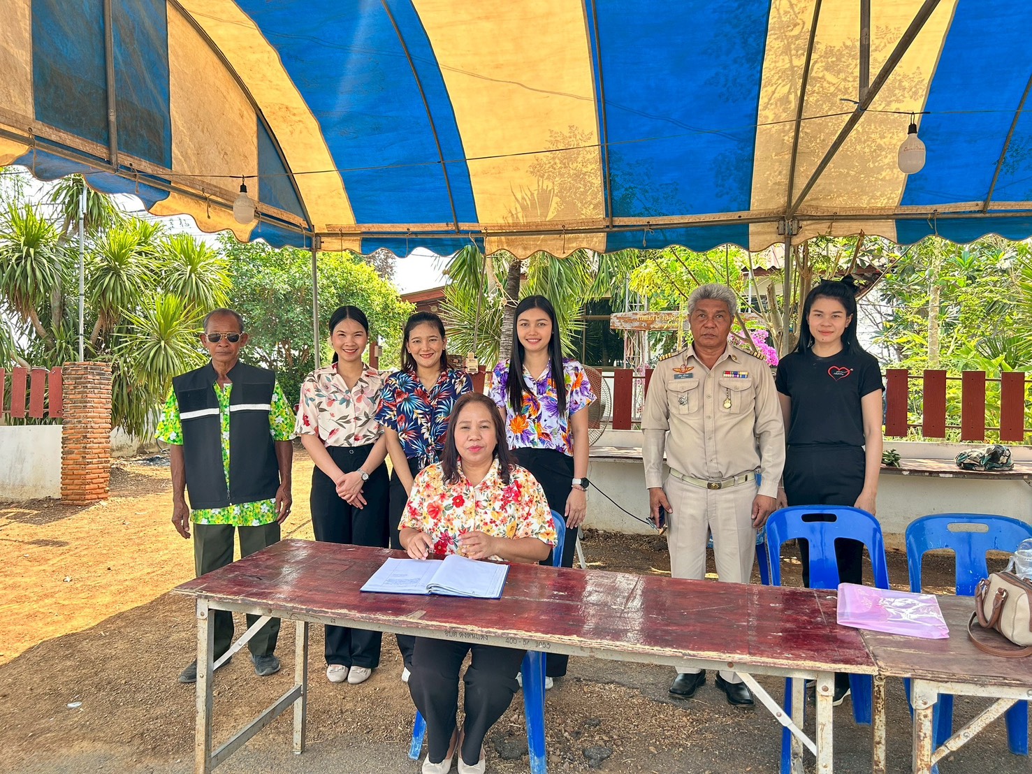 อำเภอหนองม่วง โดยสำนักงานพัฒนาชุมชนอำเภอหนองม่วง ตรวจเยี่ยมจุดตรวจและจุดบริการประชาชน เพื่อป้องกันและลดอุบัติเหตุทางถนน ช่วงเทศกาลสงกรานต์ ประจำปี พ.ศ. 2569