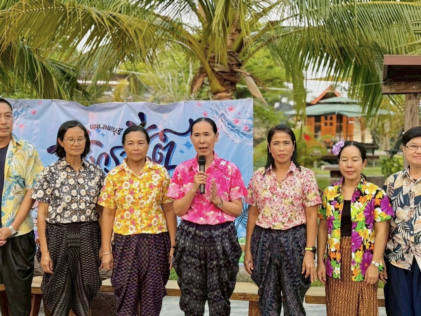 สำนักงานพัฒนาชุมชนอำเภอหนองม่วง ร่วมประเพณีสงกรานต์ 2569 และแสดงมุทิตาจิตรดน้ำดำหัวขอพรพัฒนาการจังหวัดลพบุรี และผู้อาวุโส เพื่อสืบสานวัฒนธรรมอันดีงามของไทย